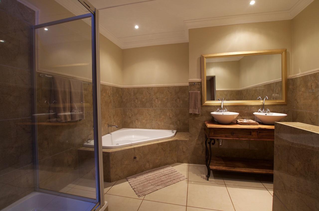 Tuskers Bush Lodge B&B Hartbeespoort Exterior photo