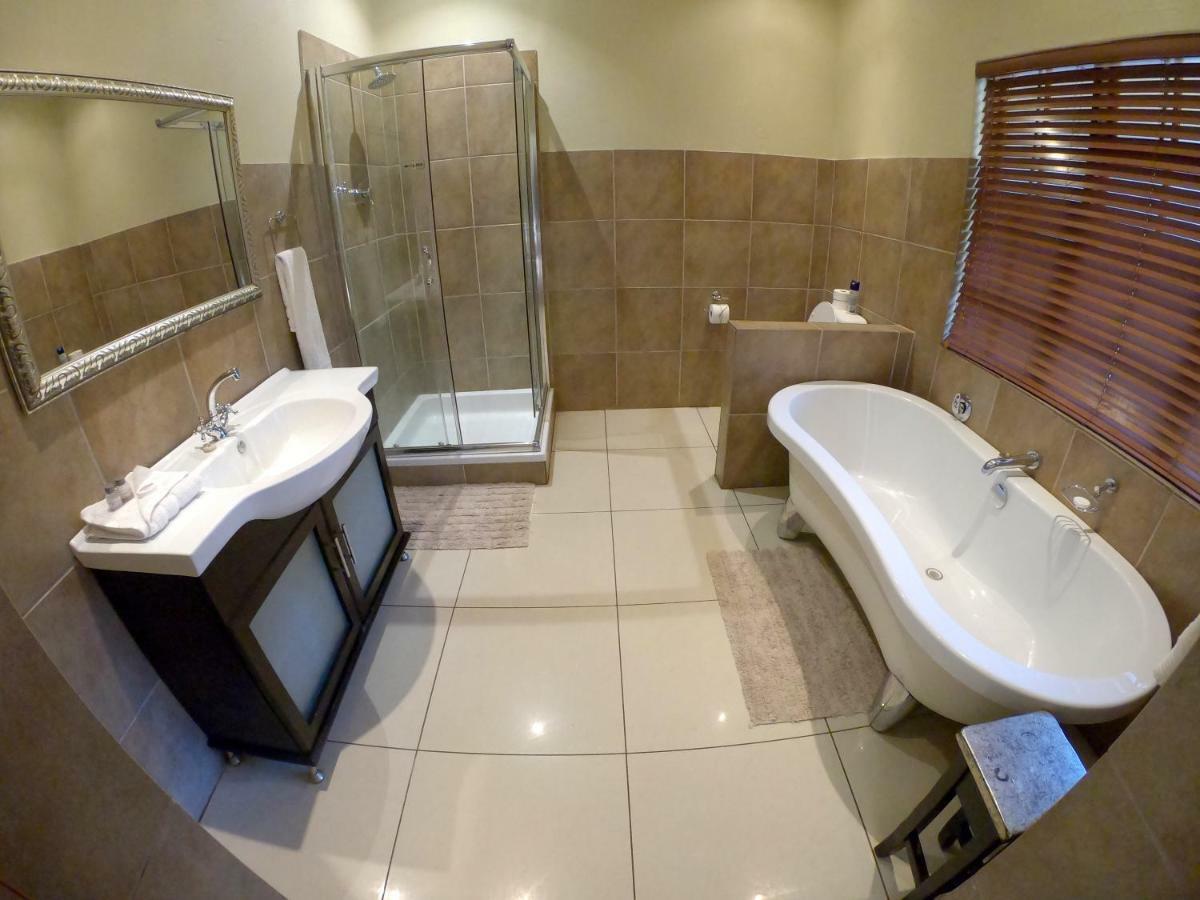 Tuskers Bush Lodge B&B Hartbeespoort Exterior photo
